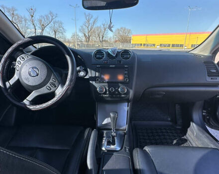 Сірий Ніссан Альтіма, об'ємом двигуна 2.5 л та пробігом 183 тис. км за 11000 $, фото 9 на Automoto.ua