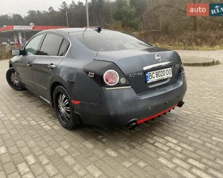 Серый Ниссан Альтима, объемом двигателя 2.49 л и пробегом 240 тыс. км за 4500 $, фото 7 на Automoto.ua