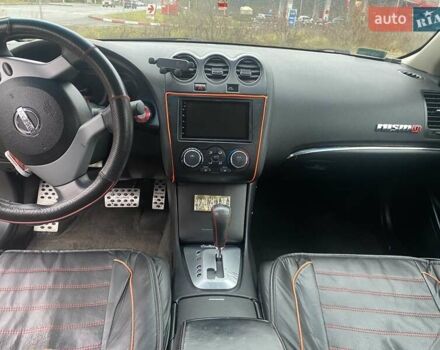 Серый Ниссан Альтима, объемом двигателя 2.49 л и пробегом 240 тыс. км за 4500 $, фото 33 на Automoto.ua