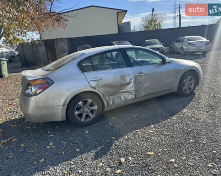 Серый Ниссан Альтима, объемом двигателя 2.49 л и пробегом 300 тыс. км за 2400 $, фото 3 на Automoto.ua