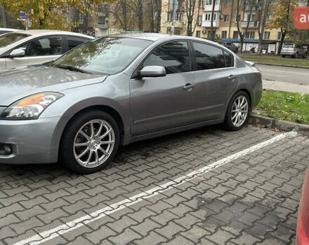 Серый Ниссан Альтима, объемом двигателя 2.5 л и пробегом 229 тыс. км за 6400 $, фото 2 на Automoto.ua