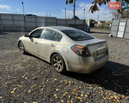 Серый Ниссан Альтима, объемом двигателя 2.49 л и пробегом 300 тыс. км за 2400 $, фото 5 на Automoto.ua