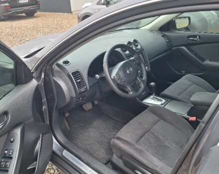 Серый Ниссан Альтима, объемом двигателя 2.5 л и пробегом 183 тыс. км за 6450 $, фото 6 на Automoto.ua