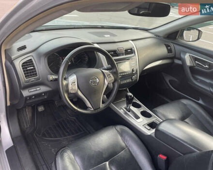 Ниссан Альтима 2013 в Киеве на Automoto.ua Серый Ниссан Альтима, объемом двигателя 2.5 л и пробегом 261 тыс. км за 7250 $, фото 7 на Automoto.ua