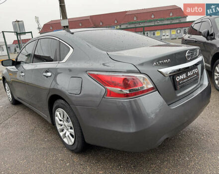 Сірий Ніссан Альтіма, об'ємом двигуна 2.49 л та пробігом 255 тис. км за 10490 $, фото 9 на Automoto.ua