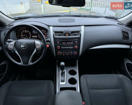 Сірий Ніссан Альтіма, об'ємом двигуна 2.49 л та пробігом 255 тис. км за 10490 $, фото 26 на Automoto.ua