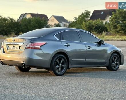 Сірий Ніссан Альтіма, об'ємом двигуна 2.49 л та пробігом 193 тис. км за 10000 $, фото 4 на Automoto.ua