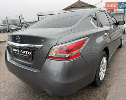 Сірий Ніссан Альтіма, об'ємом двигуна 2.49 л та пробігом 255 тис. км за 10490 $, фото 6 на Automoto.ua