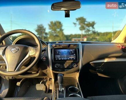 Сірий Ніссан Альтіма, об'ємом двигуна 2.49 л та пробігом 193 тис. км за 10000 $, фото 23 на Automoto.ua