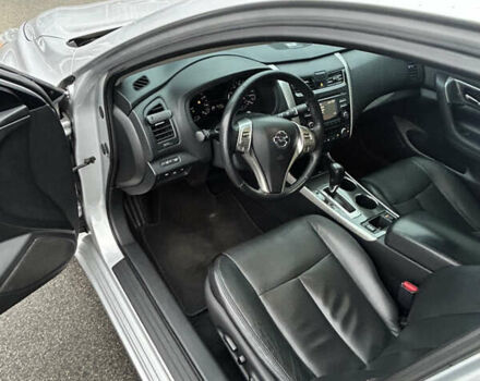 Сірий Ніссан Альтіма, об'ємом двигуна 2.49 л та пробігом 162 тис. км за 11000 $, фото 10 на Automoto.ua
