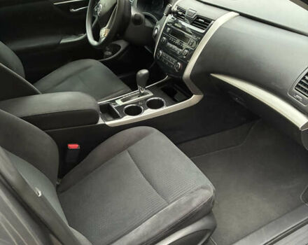 Серый Ниссан Альтима, объемом двигателя 2.49 л и пробегом 136 тыс. км за 8500 $, фото 4 на Automoto.ua