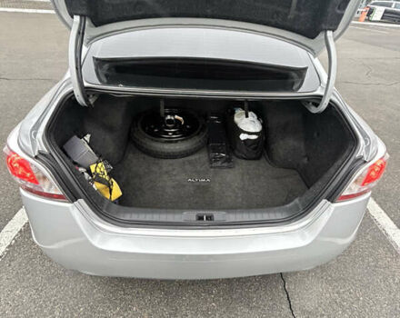 Сірий Ніссан Альтіма, об'ємом двигуна 2.49 л та пробігом 162 тис. км за 11000 $, фото 7 на Automoto.ua