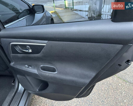 Сірий Ніссан Альтіма, об'ємом двигуна 2.49 л та пробігом 255 тис. км за 10490 $, фото 27 на Automoto.ua