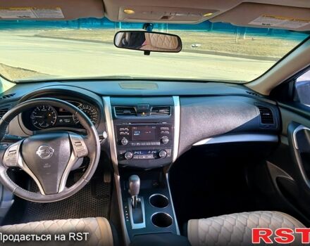 Серый Ниссан Альтима, объемом двигателя 2.5 л и пробегом 135 тыс. км за 10000 $, фото 4 на Automoto.ua