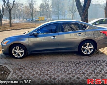 Серый Ниссан Альтима, объемом двигателя 2.5 л и пробегом 135 тыс. км за 10000 $, фото 2 на Automoto.ua