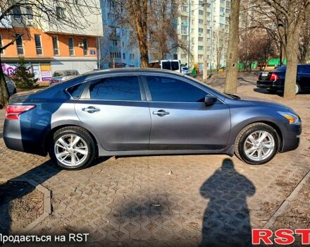 Серый Ниссан Альтима, объемом двигателя 2.5 л и пробегом 135 тыс. км за 10000 $, фото 5 на Automoto.ua
