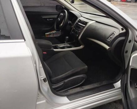 Серый Ниссан Альтима, объемом двигателя 2.49 л и пробегом 245 тыс. км за 8700 $, фото 4 на Automoto.ua