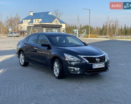 Серый Ниссан Альтима, объемом двигателя 2.49 л и пробегом 155 тыс. км за 10000 $, фото 2 на Automoto.ua