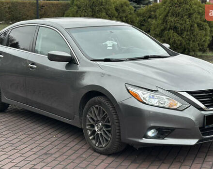 Серый Ниссан Альтима, объемом двигателя 2.49 л и пробегом 256 тыс. км за 9999 $, фото 10 на Automoto.ua