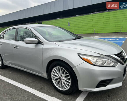 Сірий Ніссан Альтіма, об'ємом двигуна 2.49 л та пробігом 179 тис. км за 9900 $, фото 30 на Automoto.ua