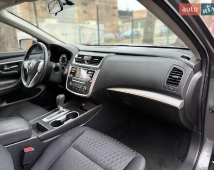 Сірий Ніссан Альтіма, об'ємом двигуна 2.49 л та пробігом 133 тис. км за 10950 $, фото 14 на Automoto.ua