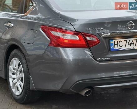 Сірий Ніссан Альтіма, об'ємом двигуна 2.49 л та пробігом 133 тис. км за 10950 $, фото 9 на Automoto.ua