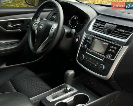 Ниссан Альтима 2016 в Николаеве на Automoto.ua Серый Ниссан Альтима, объемом двигателя 2.49 л и пробегом 191 тыс. км за 9999 $, фото 16 на Automoto.ua