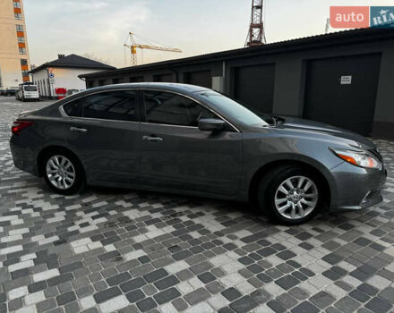 Серый Ниссан Альтима, объемом двигателя 2.49 л и пробегом 181 тыс. км за 10200 $, фото 5 на Automoto.ua