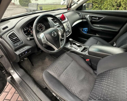 Серый Ниссан Альтима, объемом двигателя 2.49 л и пробегом 256 тыс. км за 9999 $, фото 18 на Automoto.ua