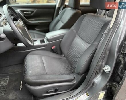 Сірий Ніссан Альтіма, об'ємом двигуна 2.49 л та пробігом 133 тис. км за 10950 $, фото 17 на Automoto.ua
