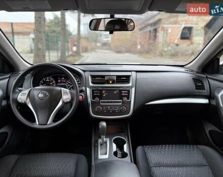 Сірий Ніссан Альтіма, об'ємом двигуна 2.49 л та пробігом 133 тис. км за 10950 $, фото 13 на Automoto.ua
