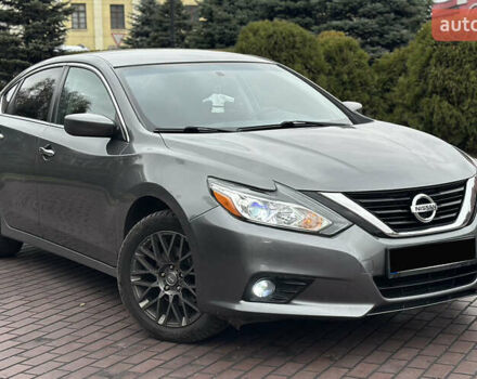 Серый Ниссан Альтима, объемом двигателя 2.49 л и пробегом 256 тыс. км за 9999 $, фото 6 на Automoto.ua