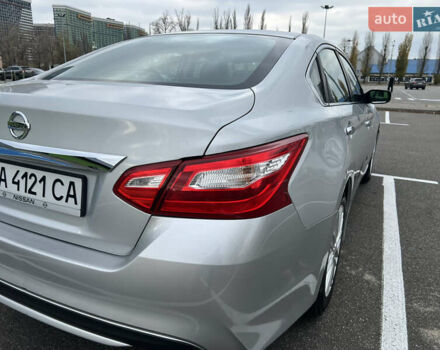 Сірий Ніссан Альтіма, об'ємом двигуна 2.49 л та пробігом 179 тис. км за 9900 $, фото 18 на Automoto.ua