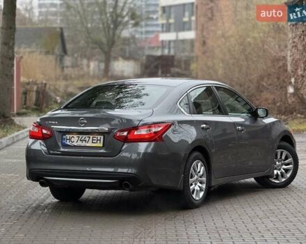 Сірий Ніссан Альтіма, об'ємом двигуна 2.49 л та пробігом 133 тис. км за 10950 $, фото 5 на Automoto.ua