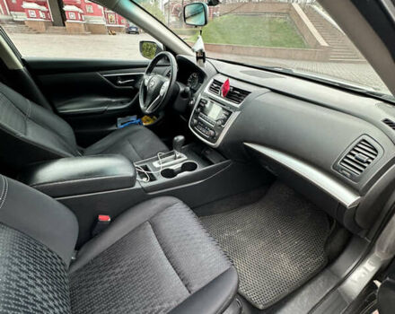 Серый Ниссан Альтима, объемом двигателя 2.49 л и пробегом 256 тыс. км за 9999 $, фото 21 на Automoto.ua