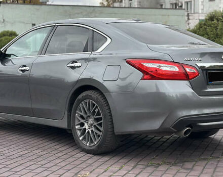 Серый Ниссан Альтима, объемом двигателя 2.49 л и пробегом 256 тыс. км за 9999 $, фото 15 на Automoto.ua