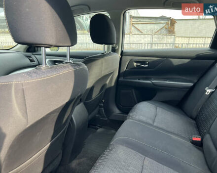 Сірий Ніссан Альтіма, об'ємом двигуна 2.49 л та пробігом 179 тис. км за 9900 $, фото 45 на Automoto.ua