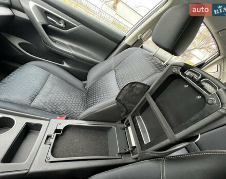 Сірий Ніссан Альтіма, об'ємом двигуна 2.49 л та пробігом 179 тис. км за 9900 $, фото 3 на Automoto.ua