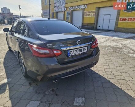 Серый Ниссан Альтима, объемом двигателя 2.49 л и пробегом 215 тыс. км за 9800 $, фото 3 на Automoto.ua