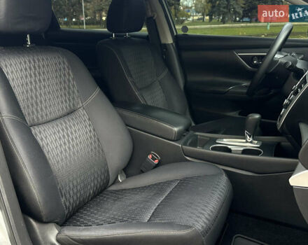 Ниссан Альтима 2016 в Николаеве на Automoto.ua Серый Ниссан Альтима, объемом двигателя 2.49 л и пробегом 191 тыс. км за 9999 $, фото 15 на Automoto.ua