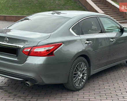 Серый Ниссан Альтима, объемом двигателя 2.49 л и пробегом 256 тыс. км за 9999 $, фото 12 на Automoto.ua