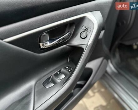 Сірий Ніссан Альтіма, об'ємом двигуна 2.49 л та пробігом 133 тис. км за 10950 $, фото 21 на Automoto.ua