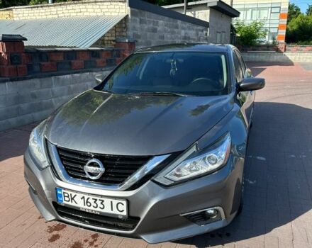Серый Ниссан Альтима, объемом двигателя 2.5 л и пробегом 220 тыс. км за 9800 $, фото 2 на Automoto.ua