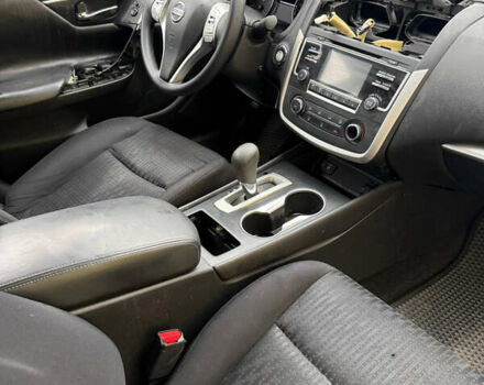 Сірий Ніссан Альтіма, об'ємом двигуна 2.49 л та пробігом 230 тис. км за 1700 $, фото 3 на Automoto.ua