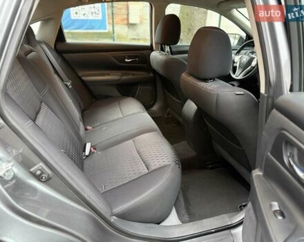 Сірий Ніссан Альтіма, об'ємом двигуна 2.49 л та пробігом 133 тис. км за 10950 $, фото 19 на Automoto.ua