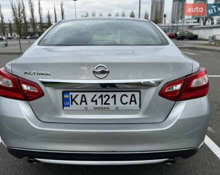 Сірий Ніссан Альтіма, об'ємом двигуна 2.49 л та пробігом 179 тис. км за 9900 $, фото 17 на Automoto.ua