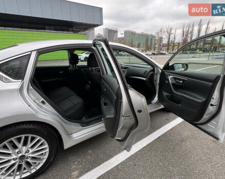 Сірий Ніссан Альтіма, об'ємом двигуна 2.49 л та пробігом 179 тис. км за 9900 $, фото 5 на Automoto.ua