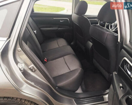 Сірий Ніссан Альтіма, об'ємом двигуна 2.5 л та пробігом 190 тис. км за 9300 $, фото 20 на Automoto.ua