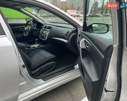 Сірий Ніссан Альтіма, об'ємом двигуна 2.49 л та пробігом 179 тис. км за 9900 $, фото 36 на Automoto.ua