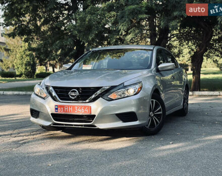 Серый Ниссан Альтима, объемом двигателя 2.49 л и пробегом 76 тыс. км за 10499 $, фото 7 на Automoto.ua